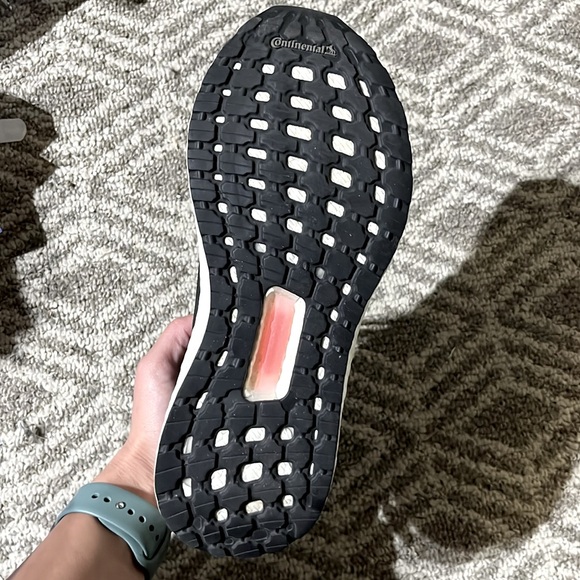 Women’s Adidas Ultraboost - Picture 7 of 7
